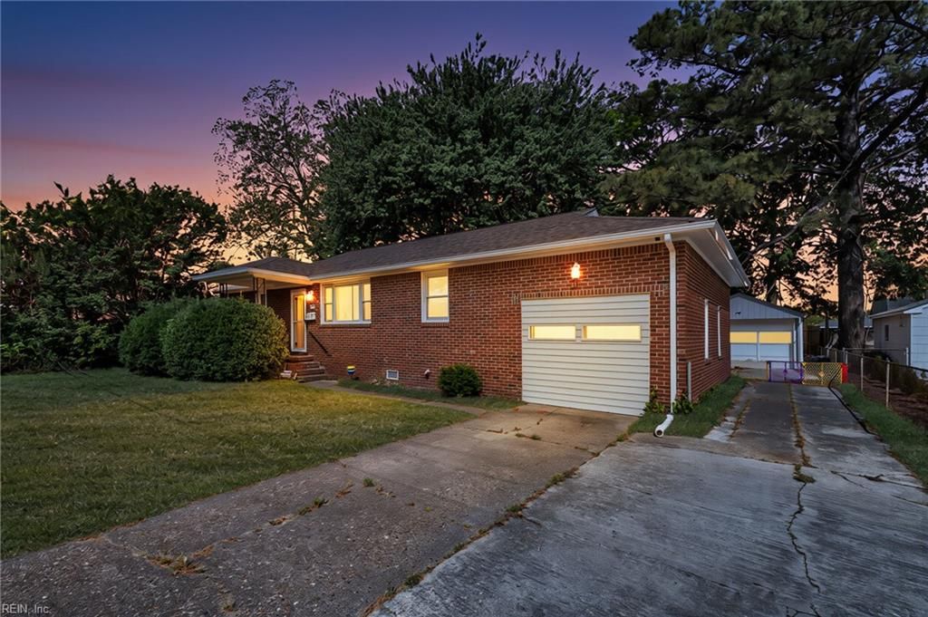 Photo of 2538 Heutte Drive, Norfolk, VA 23508 (MLS # 10631540)