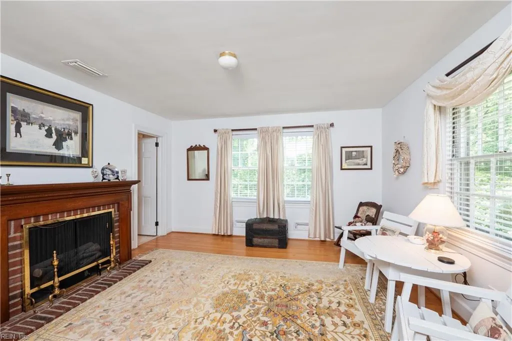 Virginia Beach, Virginia 23451, United States, 5 Bedrooms Bedrooms, ,3 BathroomsBathrooms,Residential,Active,158663