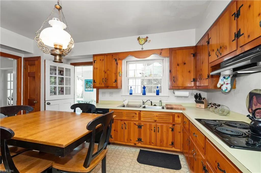 Virginia Beach, Virginia 23451, United States, 5 Bedrooms Bedrooms, ,3 BathroomsBathrooms,Residential,Active,158663