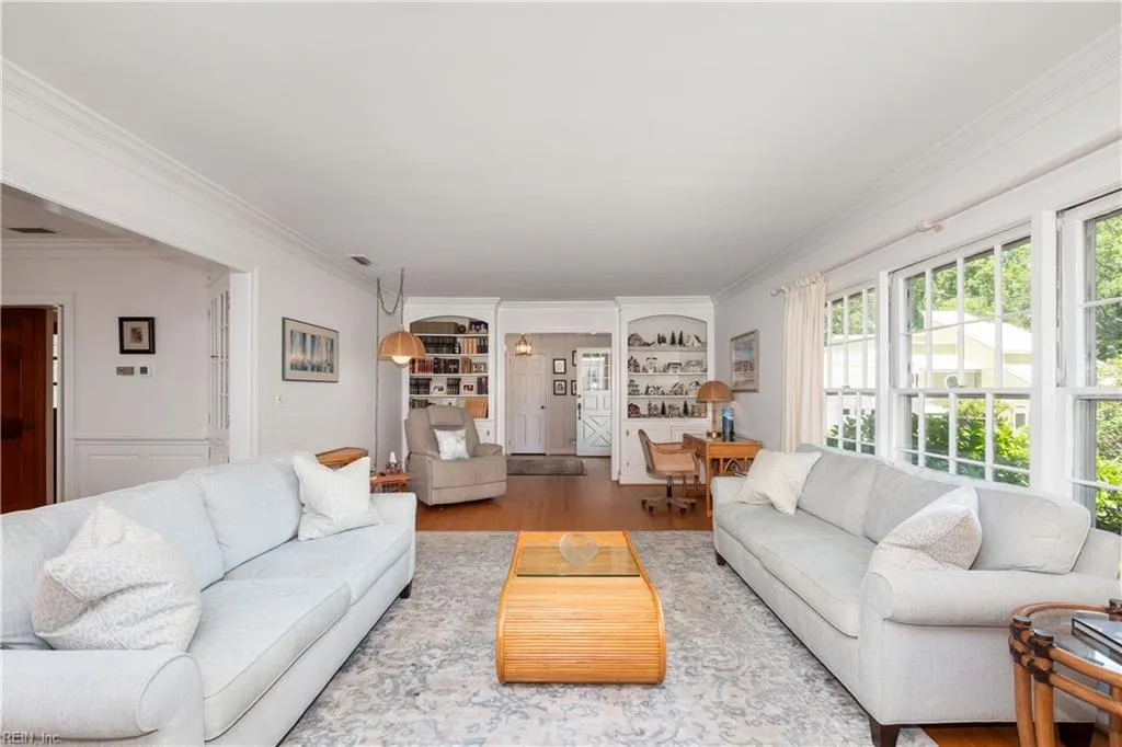 Virginia Beach, Virginia 23451, United States, 5 Bedrooms Bedrooms, ,3 BathroomsBathrooms,Residential,Active,158663