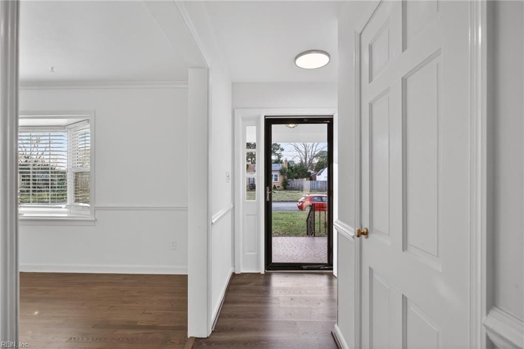 Photo of 26 Kenwood Drive, Hampton, VA 23666 (MLS # 10617592)