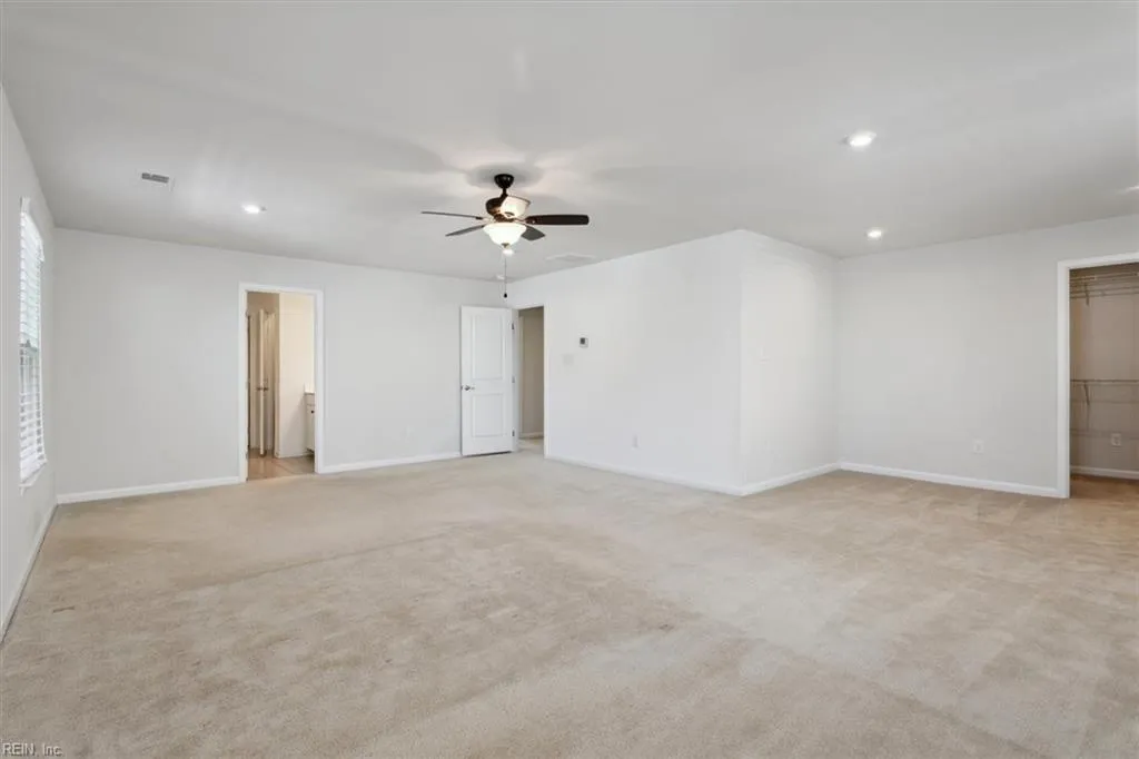 Williamsburg, Virginia 23185, United States, 4 Bedrooms Bedrooms, ,4 BathroomsBathrooms,Residential,Active,5124