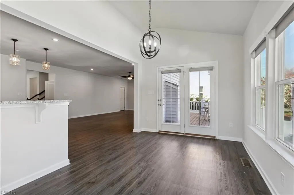 Williamsburg, Virginia 23185, United States, 4 Bedrooms Bedrooms, ,4 BathroomsBathrooms,Residential,Active,5124