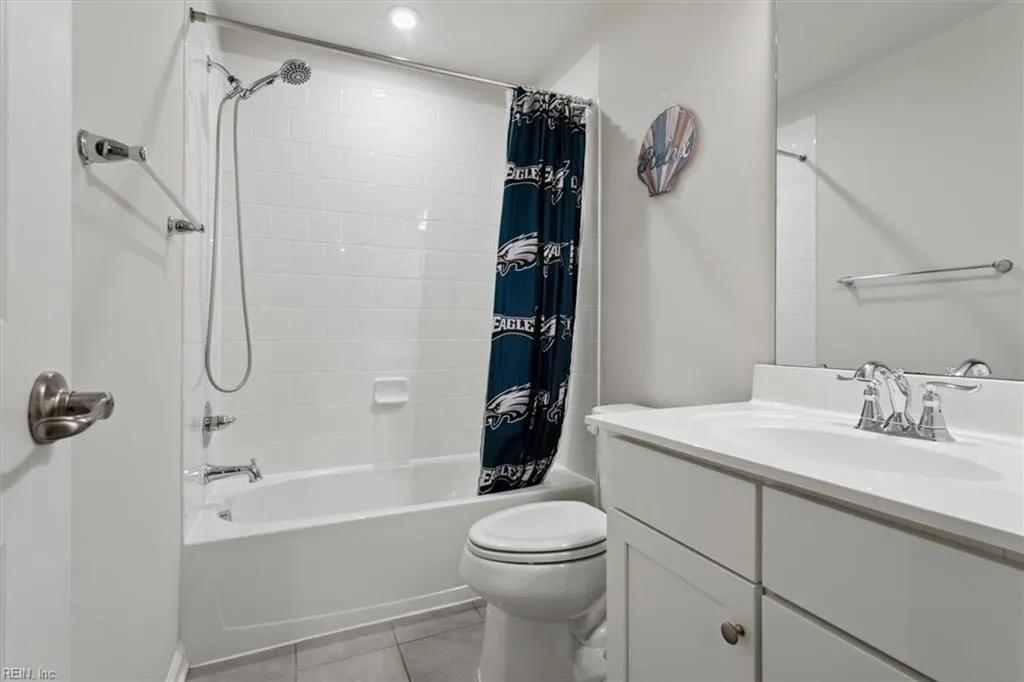 Williamsburg, Virginia 23185, United States, 4 Bedrooms Bedrooms, ,4 BathroomsBathrooms,Residential,Active,5124