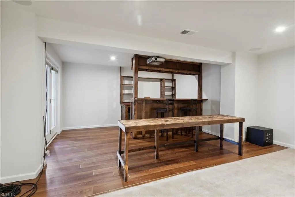 Williamsburg, Virginia 23185, United States, 4 Bedrooms Bedrooms, ,4 BathroomsBathrooms,Residential,Active,5124