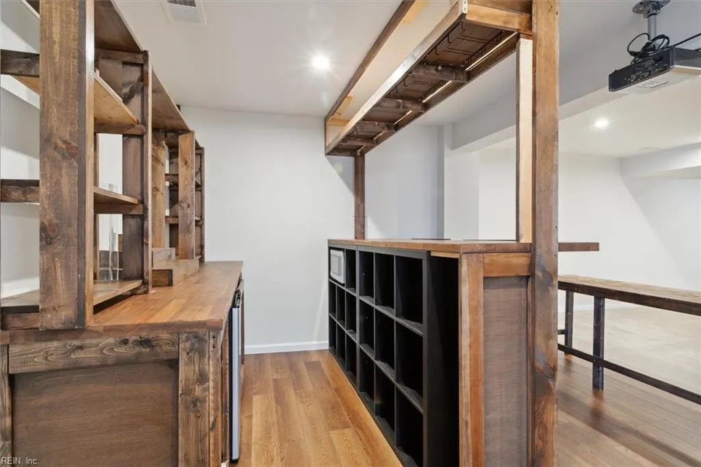 Williamsburg, Virginia 23185, United States, 4 Bedrooms Bedrooms, ,4 BathroomsBathrooms,Residential,Active,5124