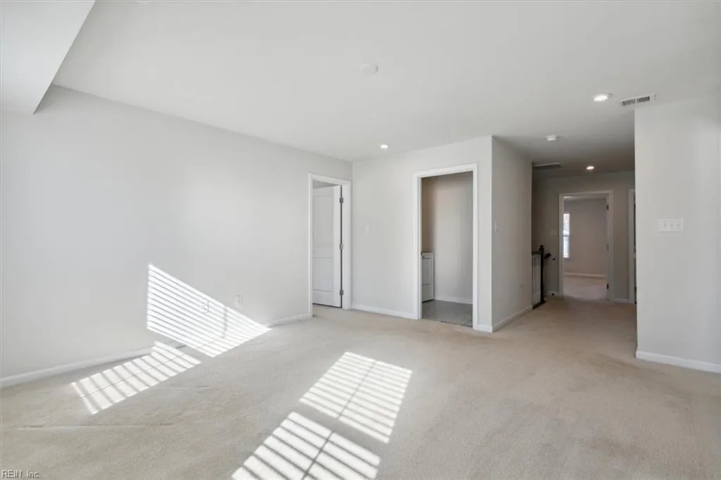 Williamsburg, Virginia 23185, United States, 4 Bedrooms Bedrooms, ,4 BathroomsBathrooms,Residential,Active,5124