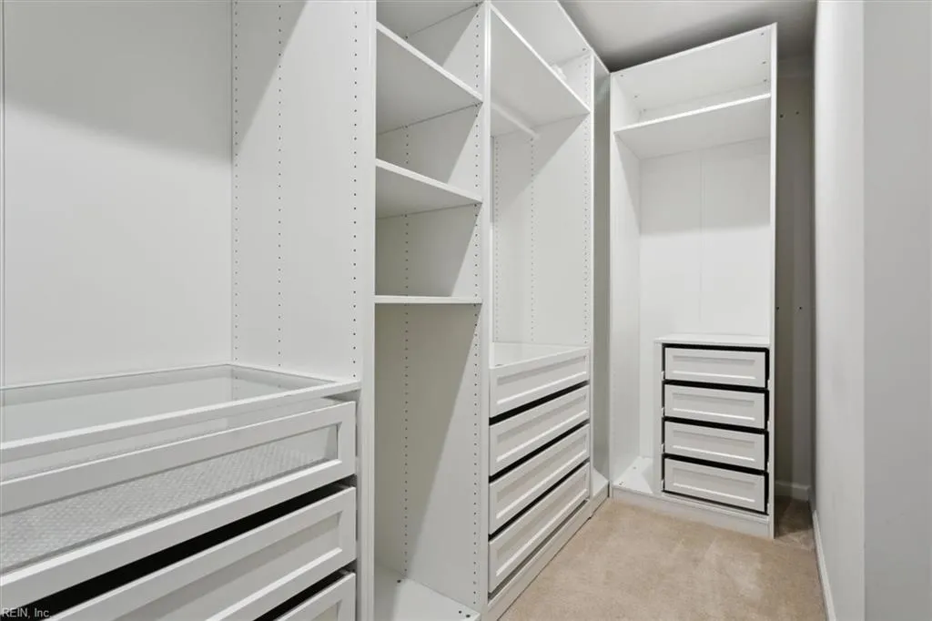 Williamsburg, Virginia 23185, United States, 4 Bedrooms Bedrooms, ,4 BathroomsBathrooms,Residential,Active,5124