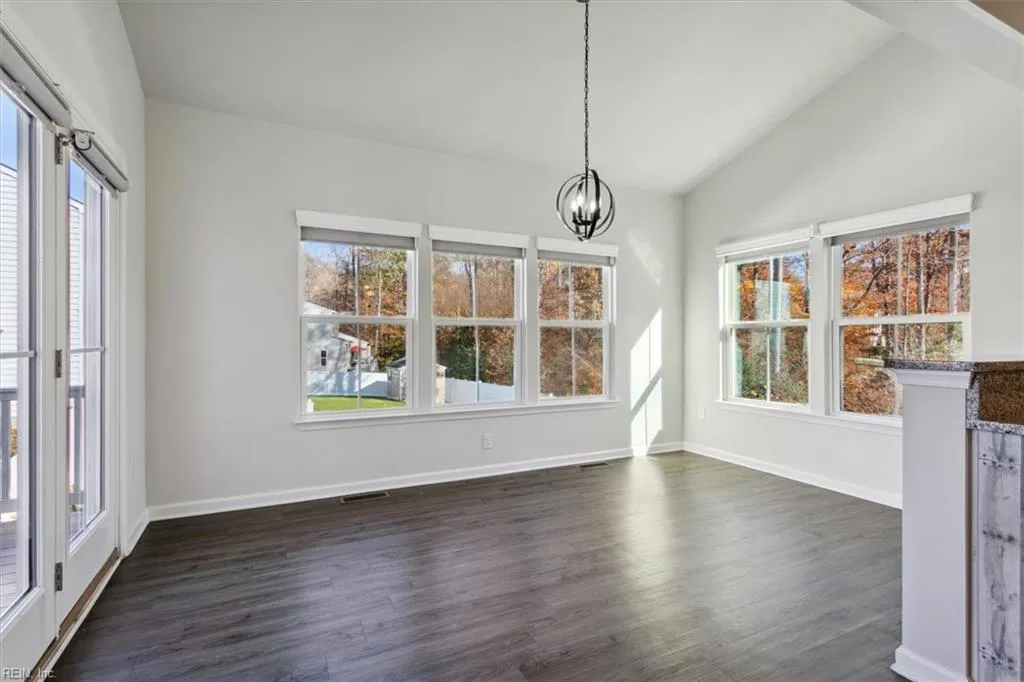 Williamsburg, Virginia 23185, United States, 4 Bedrooms Bedrooms, ,4 BathroomsBathrooms,Residential,Active,5124