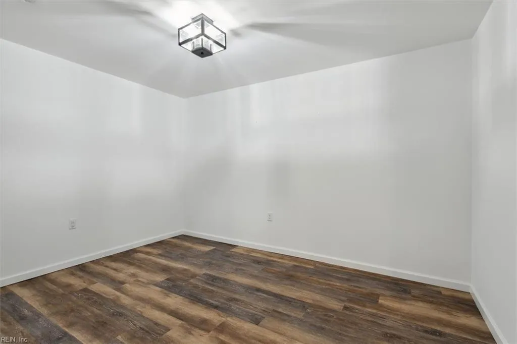 Williamsburg, Virginia 23185, United States, 4 Bedrooms Bedrooms, ,4 BathroomsBathrooms,Residential,Active,5124