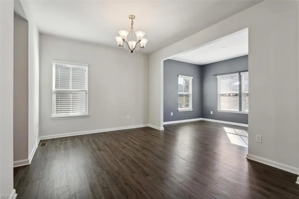 Williamsburg, Virginia 23185, United States, 4 Bedrooms Bedrooms, ,4 BathroomsBathrooms,Residential,Active,5124