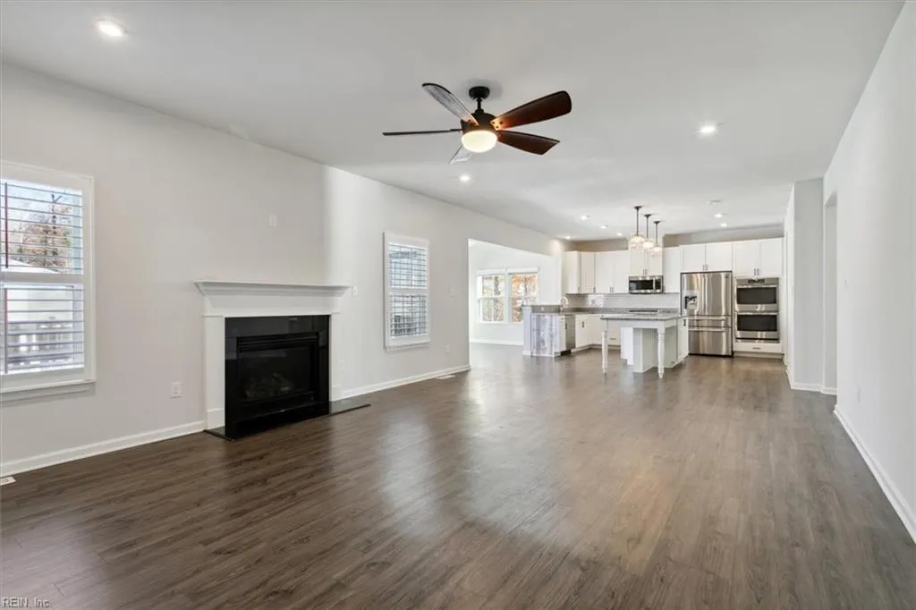 Williamsburg, Virginia 23185, United States, 4 Bedrooms Bedrooms, ,4 BathroomsBathrooms,Residential,Active,5124