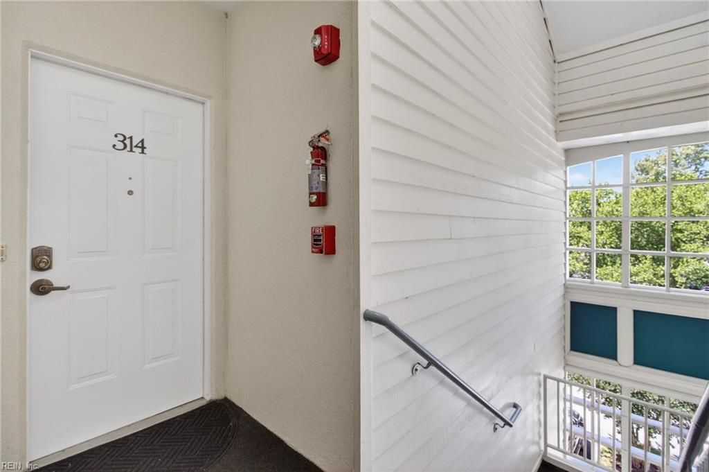 Photo of 308 Riveranne Court #314, Virginia Beach, VA 23462 (MLS # 10634309)