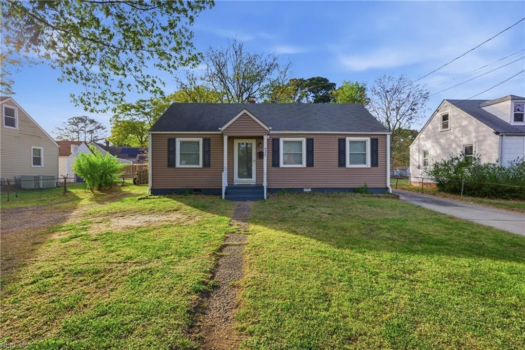 Photo of 4320 Deep Creek Boulevard, Portsmouth, VA 23702 (MLS # 10629200)