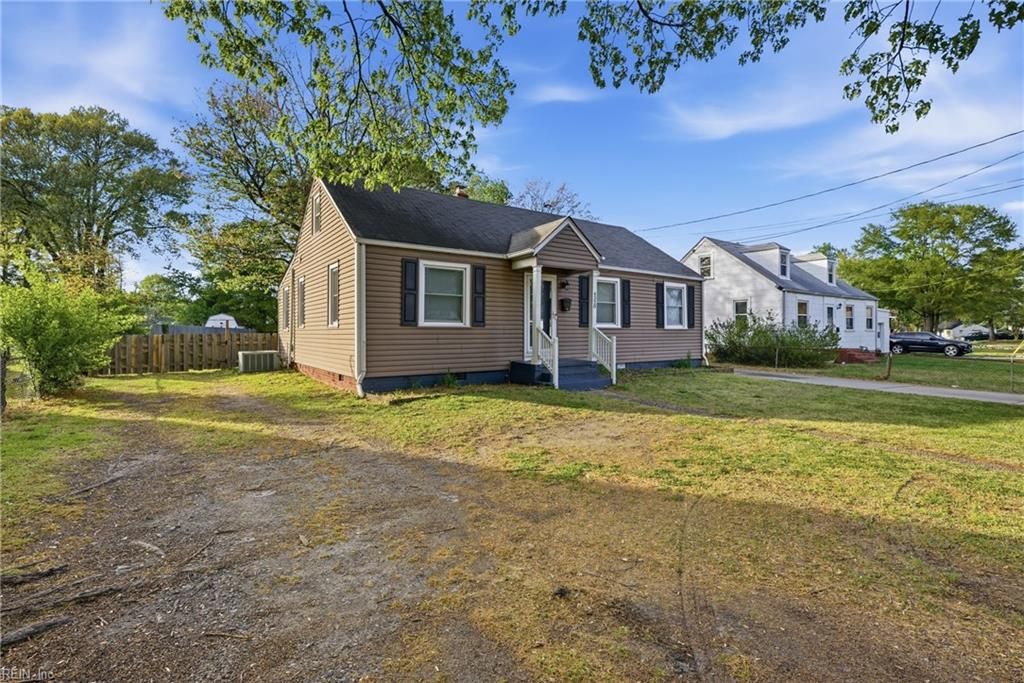 Photo of 4320 Deep Creek Boulevard, Portsmouth, VA 23702 (MLS # 10629200)