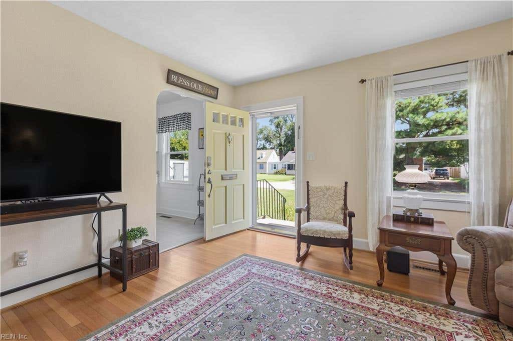 Photo of 125 Wythe Crescent Drive, Hampton, VA 23661 (MLS # 10649633)