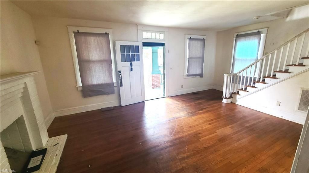 Photo of 1708 Spratley Street, Portsmouth, VA 23704 (MLS # 10632111)