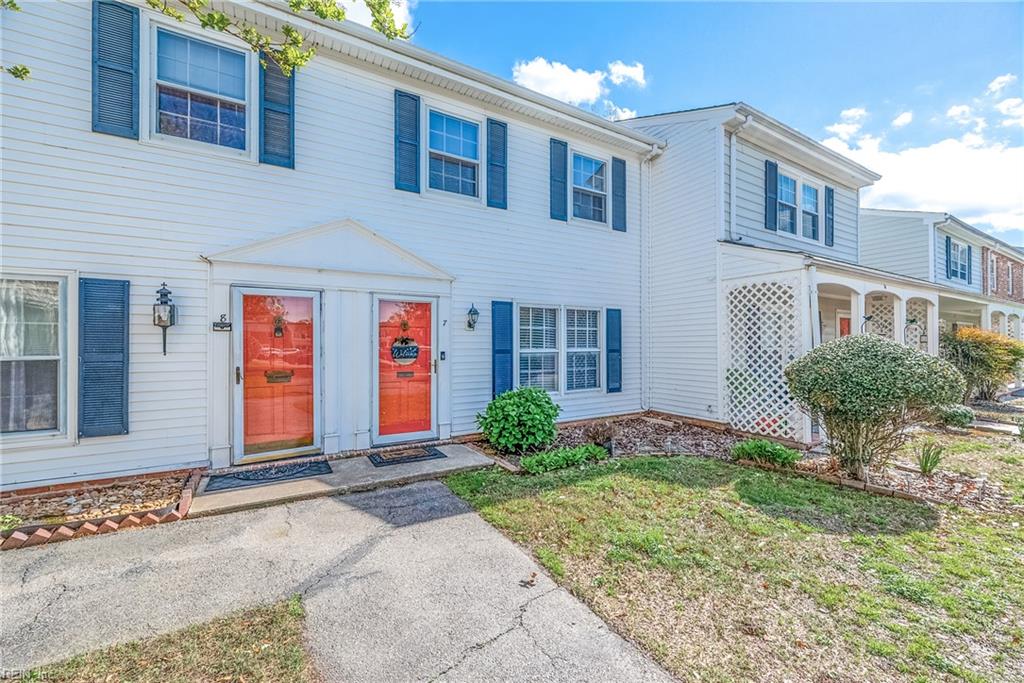 7 Towne Square DR