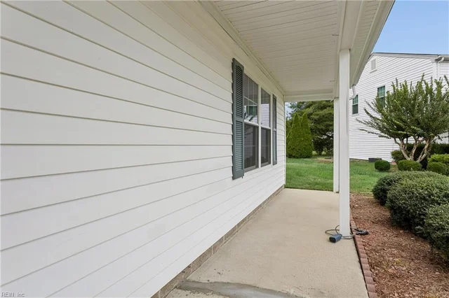 2 Great Lakes Drive, photo 4 of 46