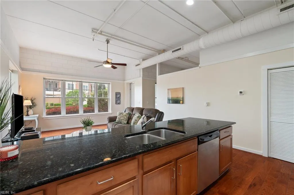 Virginia Beach, Virginia 23451, United States, 1 Bedroom Bedrooms, ,1 BathroomBathrooms,Residential,Active,150964