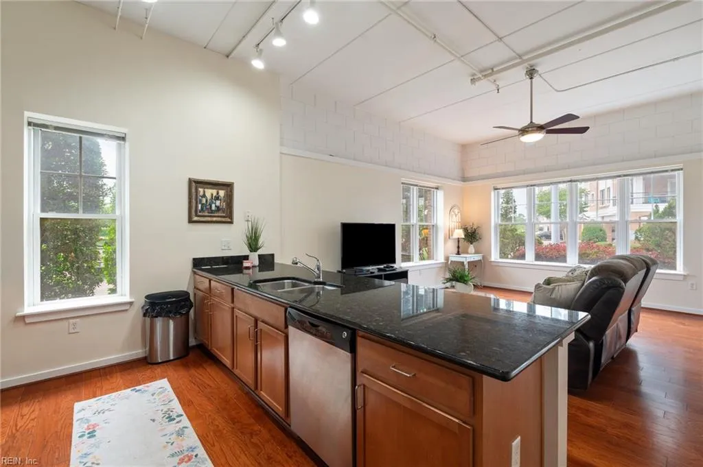 Virginia Beach, Virginia 23451, United States, 1 Bedroom Bedrooms, ,1 BathroomBathrooms,Residential,Active,150964