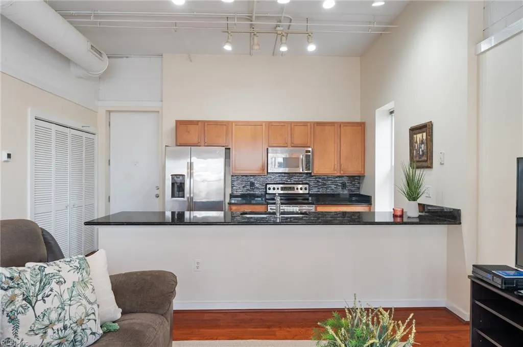 Virginia Beach, Virginia 23451, United States, 1 Bedroom Bedrooms, ,1 BathroomBathrooms,Residential,Active,150964