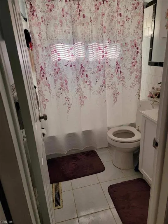 Portsmouth, Virginia 23701, United States, 3 Bedrooms Bedrooms, ,1 BathroomBathrooms,Residential,Pending,43029