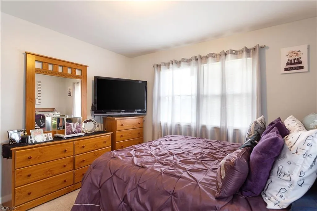 Portsmouth, Virginia 23701, United States, 3 Bedrooms Bedrooms, ,1 BathroomBathrooms,Residential,Pending,43029