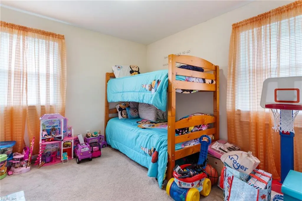 Portsmouth, Virginia 23701, United States, 3 Bedrooms Bedrooms, ,1 BathroomBathrooms,Residential,Pending,43029