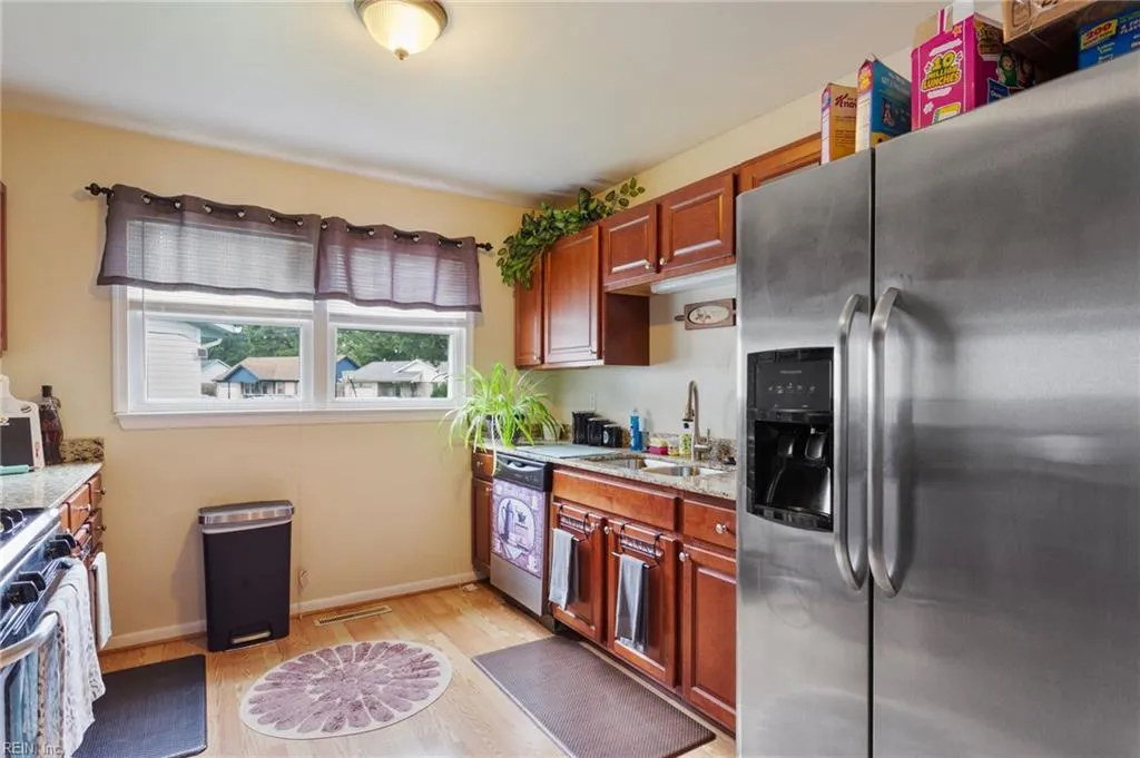 Portsmouth, Virginia 23701, United States, 3 Bedrooms Bedrooms, ,1 BathroomBathrooms,Residential,Pending,43029