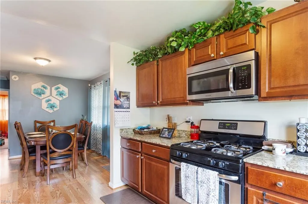 Portsmouth, Virginia 23701, United States, 3 Bedrooms Bedrooms, ,1 BathroomBathrooms,Residential,Pending,43029