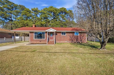 Photo of 48 Rexford Drive, Newport News, VA 23608 (MLS # 10617090)