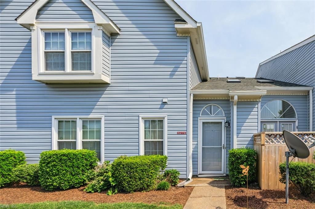 Photo of 5278 Lake Victoria Arch Arch, Virginia Beach, VA 23464 (MLS # 10632907)