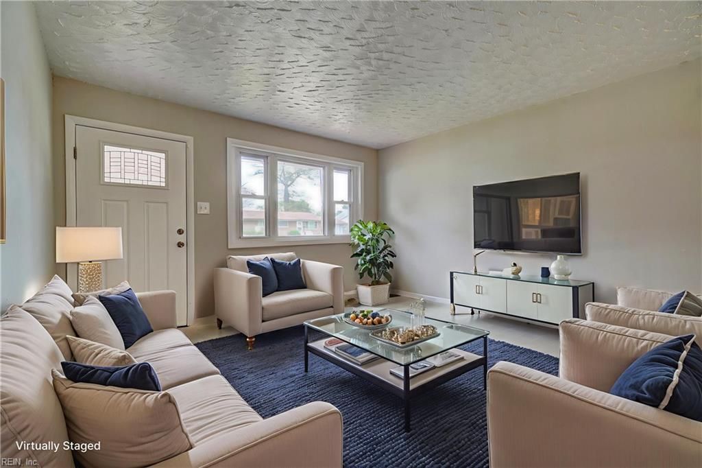 Photo of 909 Ellington Square, Portsmouth, VA 23701 (MLS # 10613417)