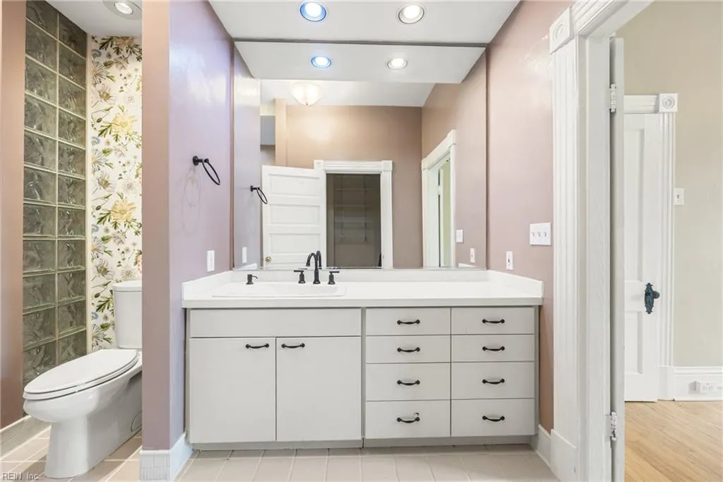 Norfolk, Virginia 23507, United States, 4 Bedrooms Bedrooms, ,5 BathroomsBathrooms,Residential,Active,143587