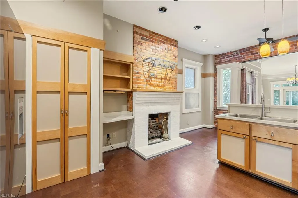 Norfolk, Virginia 23507, United States, 4 Bedrooms Bedrooms, ,5 BathroomsBathrooms,Residential,Active,143587