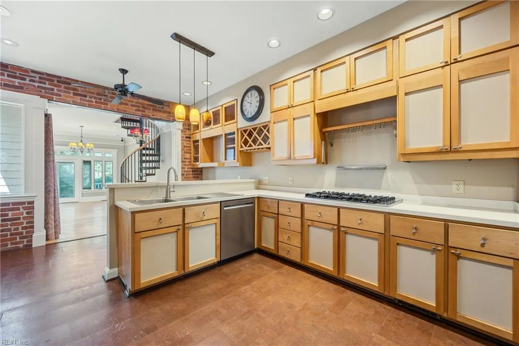 Norfolk, Virginia 23507, United States, 4 Bedrooms Bedrooms, ,5 BathroomsBathrooms,Residential,Active,143587