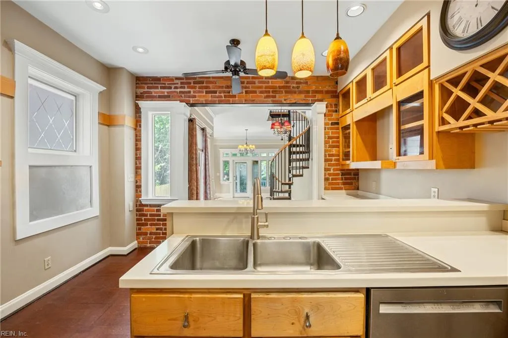 Norfolk, Virginia 23507, United States, 4 Bedrooms Bedrooms, ,5 BathroomsBathrooms,Residential,Active,143587