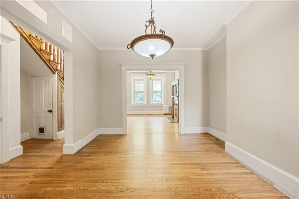 Norfolk, Virginia 23507, United States, 4 Bedrooms Bedrooms, ,5 BathroomsBathrooms,Residential,Active,143587