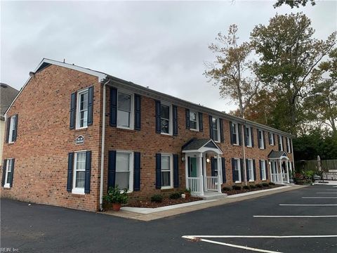 Quadruplex in Virginia Beach VA 1206 Cypress Avenue.jpg