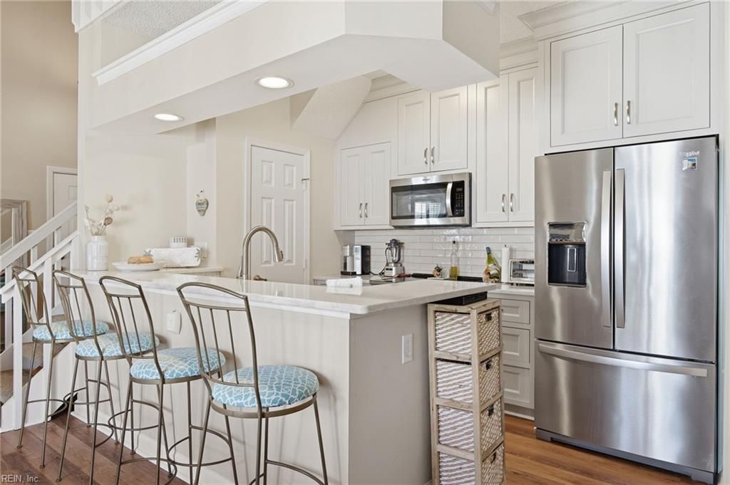 Photo of 2312 Beach Haven Drive #302, Virginia Beach, VA 23451 (MLS # 10631388)