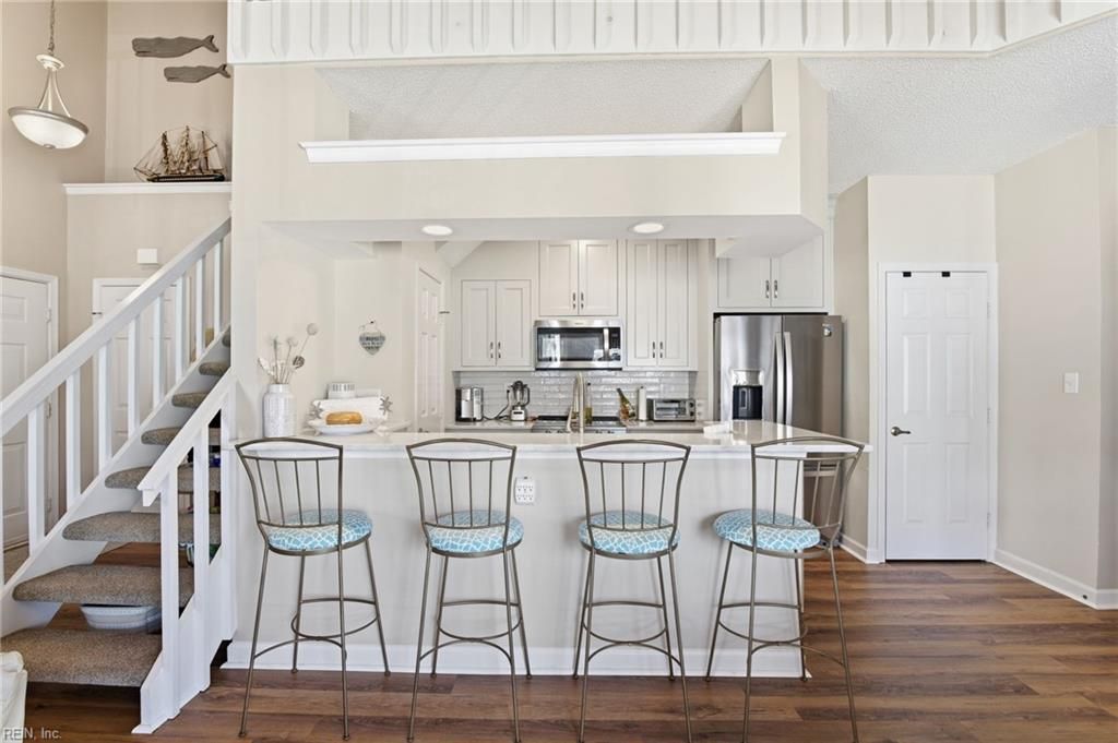 Photo of 2312 Beach Haven Drive #302, Virginia Beach, VA 23451 (MLS # 10631388)