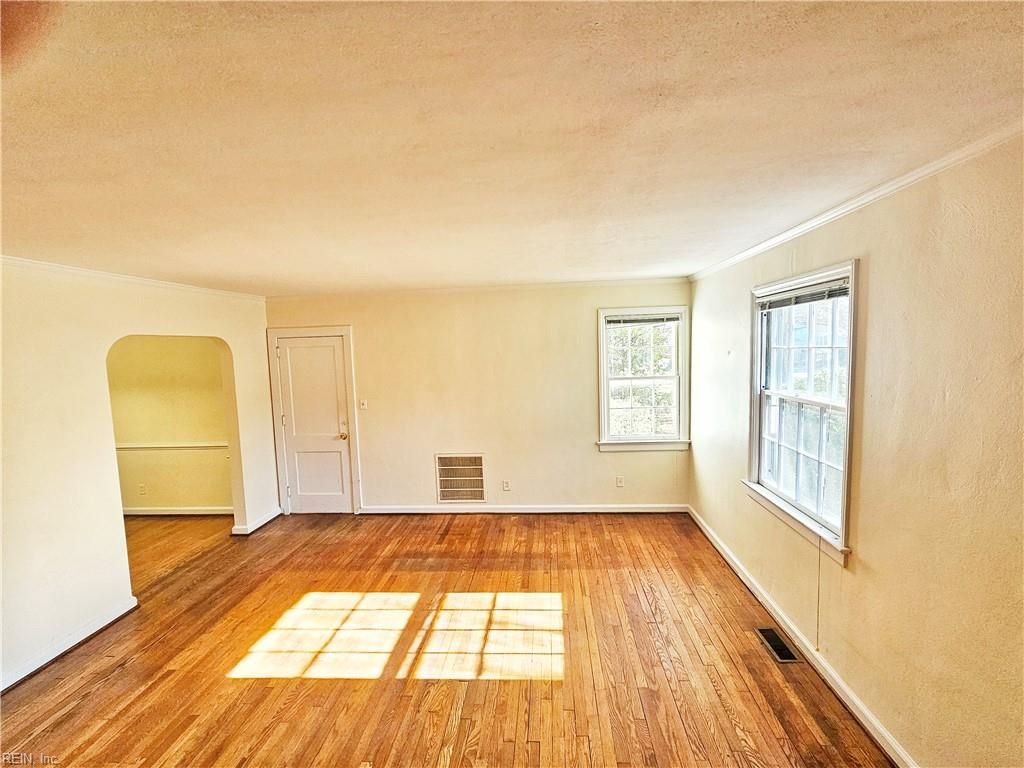 Photo of 1520 McLean Avenue, Norfolk, VA 23508 (MLS # 10615496)