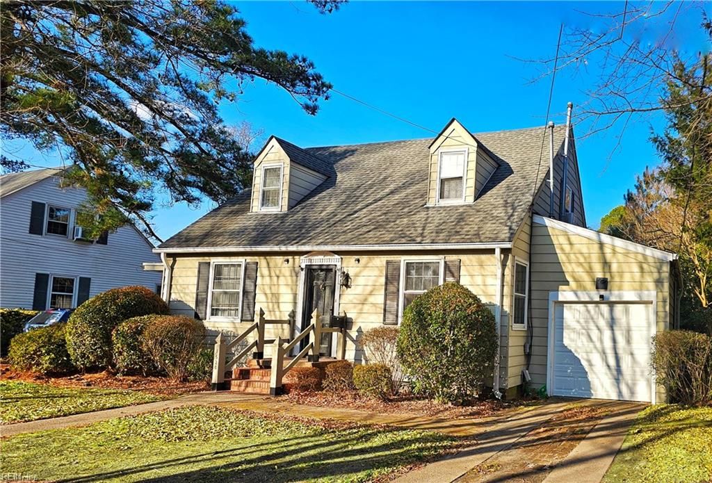Photo of 1520 McLean Avenue, Norfolk, VA 23508 (MLS # 10615496)