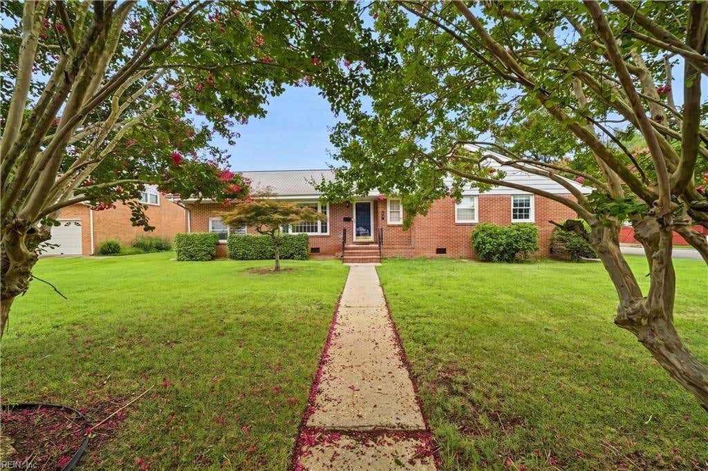 Photo of 15 Hodges Drive, Hampton, VA 23666 (MLS # 10645027)
