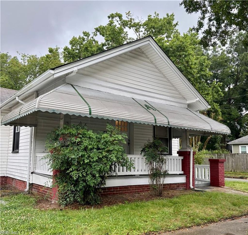 Photo of 307 Constitution Avenue, Portsmouth, VA 23704 (MLS # 10614882)