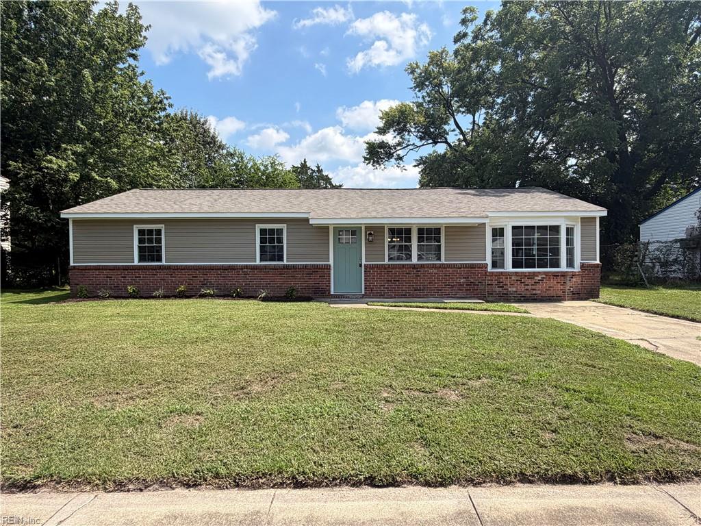 Photo of 1121 Sir Gawaine Drive, Chesapeake, VA 23323 (MLS # 10652250)