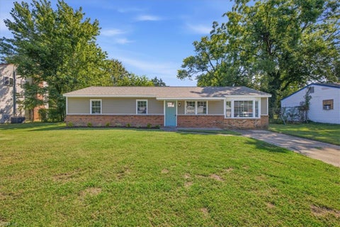 Photo of 1121 Sir Gawaine Drive, Chesapeake, VA 23323 (MLS # 10652250)