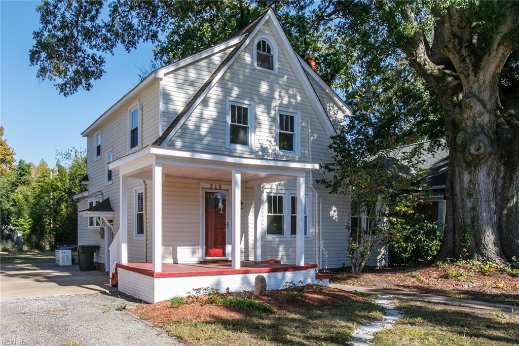 Photo of 210 Locust Avenue, Hampton, VA 23661 (MLS # 10659655)