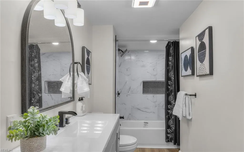 Norfolk, Virginia 23518, United States, 4 Bedrooms Bedrooms, ,3 BathroomsBathrooms,Residential,Active,220610